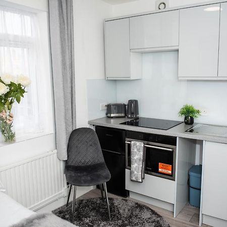 Small But Cozy Studio, Great Tube Connection Londra Dış mekan fotoğraf