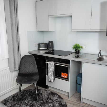 Small But Cozy Studio, Great Tube Connection Londra Dış mekan fotoğraf