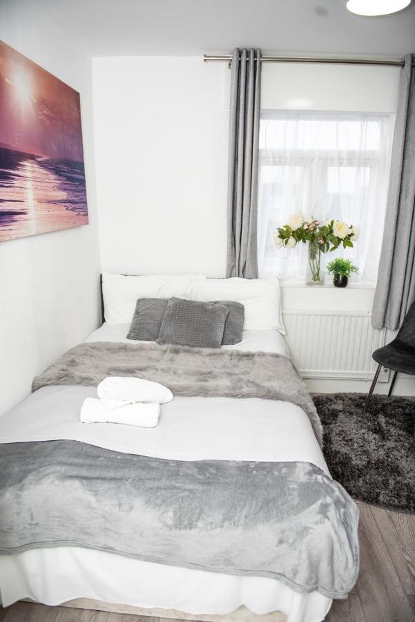 Small But Cozy Studio, Great Tube Connection Londra Dış mekan fotoğraf