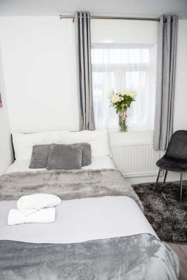 Small But Cozy Studio, Great Tube Connection Londra Dış mekan fotoğraf